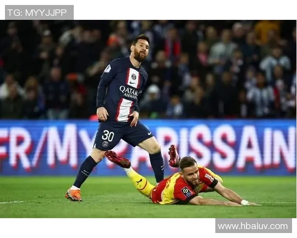 世界杯惊天冷门巴黎圣日耳曼大胜里昂红牌事件引发全场热议