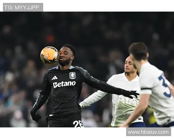 足总杯精彩对决那不勒斯与热刺激战成平局红牌事件引发全场热议